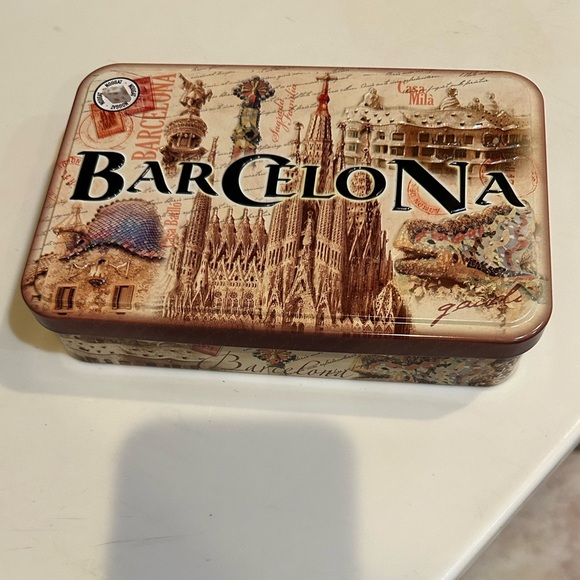 BARCELONA HINGED PEANUT NOUGAT TIN SOUVENIR STORAGE TRINKETS 8” EMPTY—NO CANDY - Picture 11 of 13